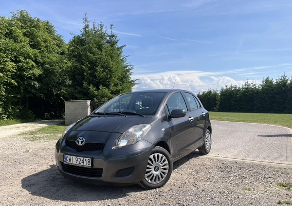 Toyota Yaris cena 20800 przebieg: 199000, rok produkcji 2011 z Bochnia małe 781